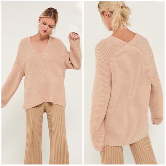 Urban Outfitters Victoria Cream V-Neck Sweater - Picture 3 of 9